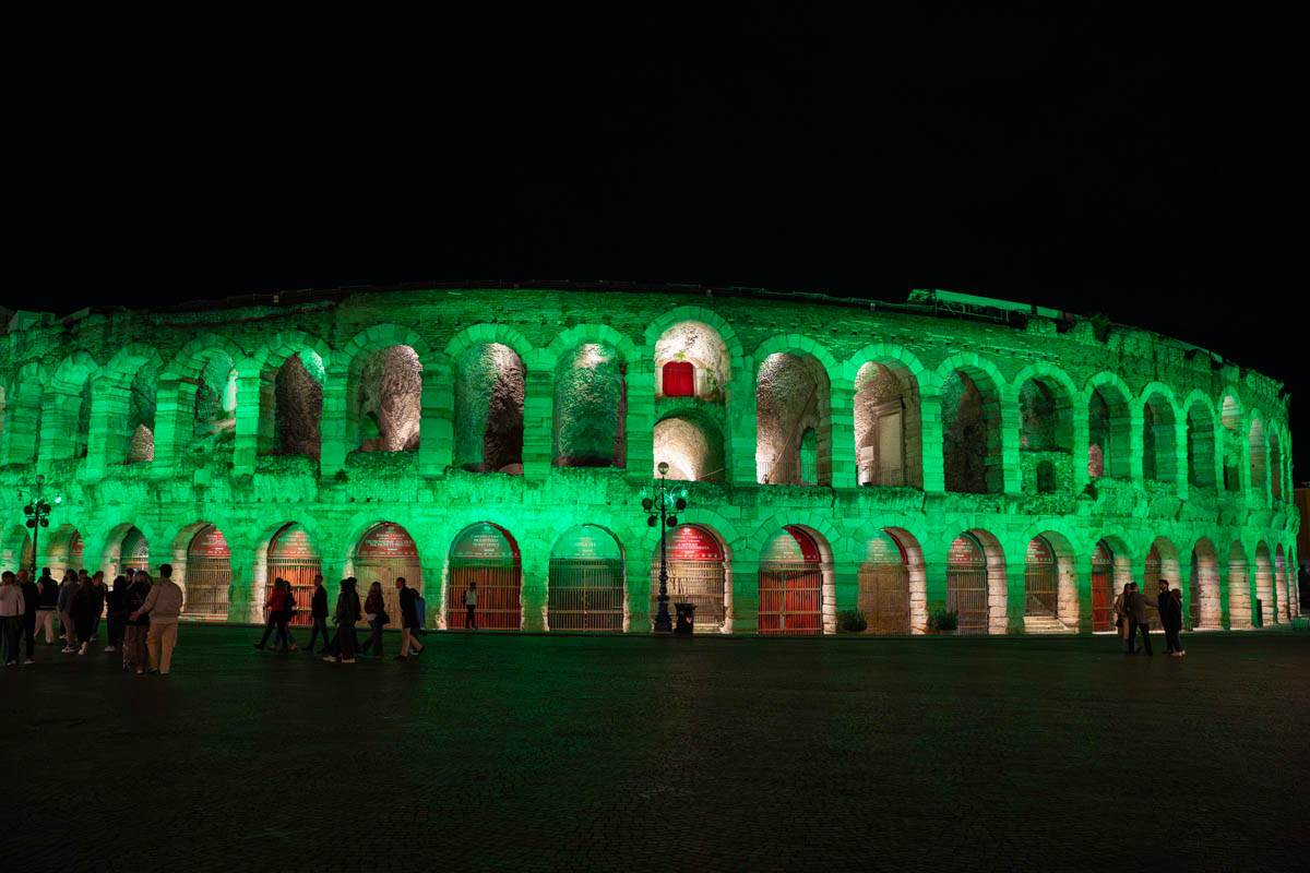 Arena di Verona illuminata di verde per la Giornata dell'ambiente