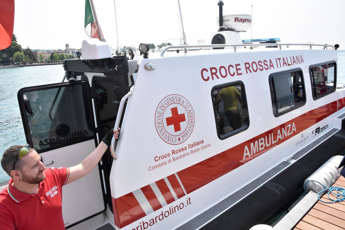 Idroambulanza Croce Rossa - Bardolino Lago di Garda