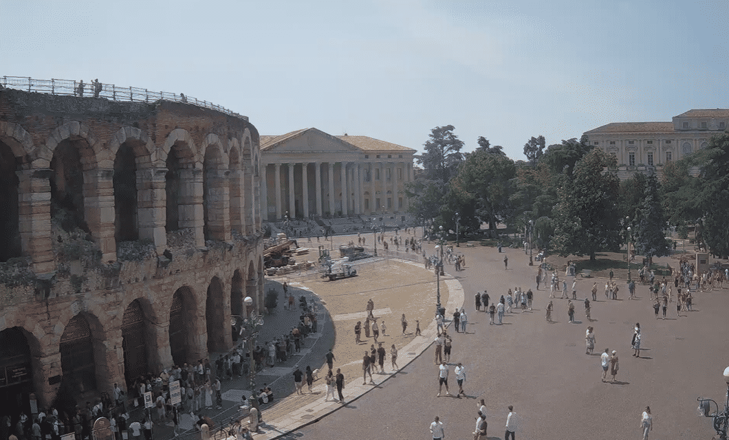Turisti a Verona 1 giugno 2025 (1)