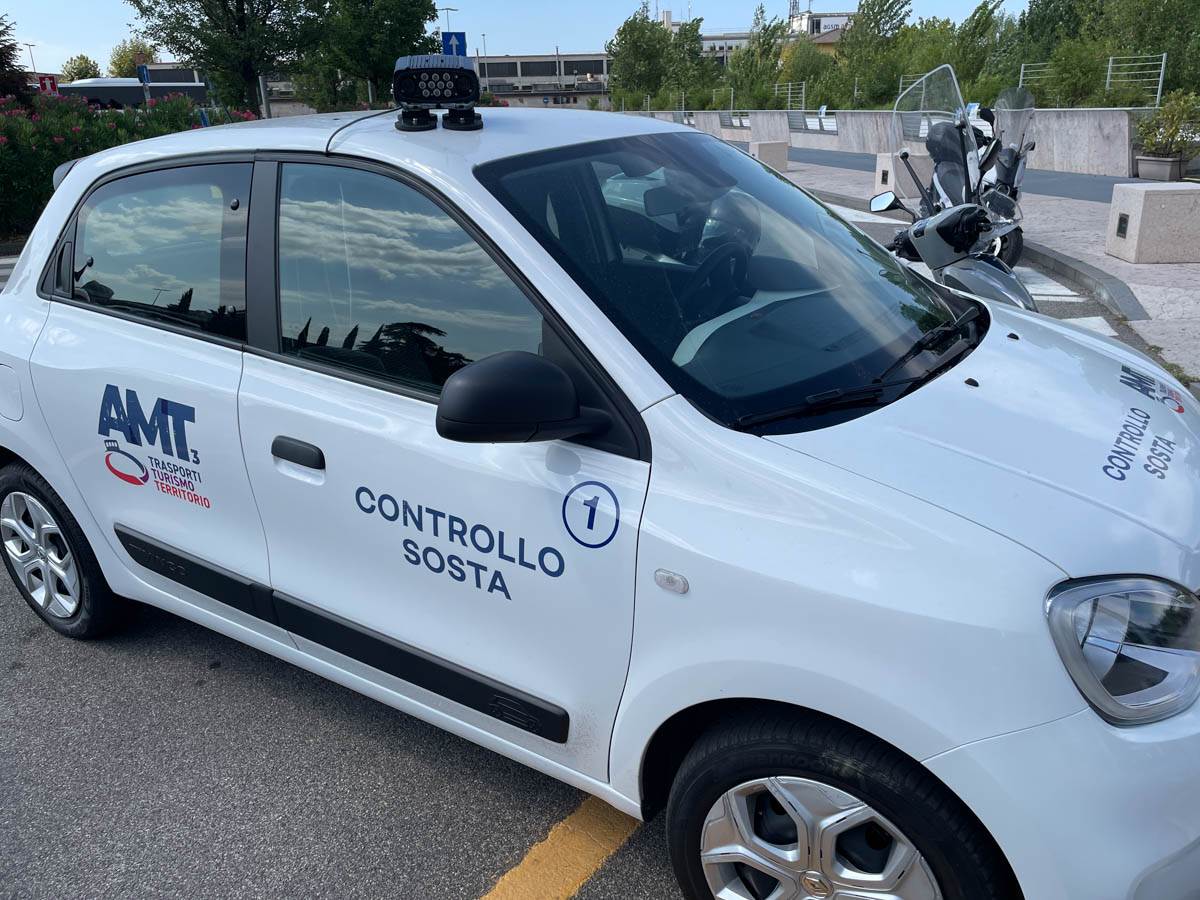 Amt3 - Veicolo per il controllo della sosta
