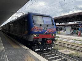 Treno in stazione a Verona Porta Nuova - ferrovia
