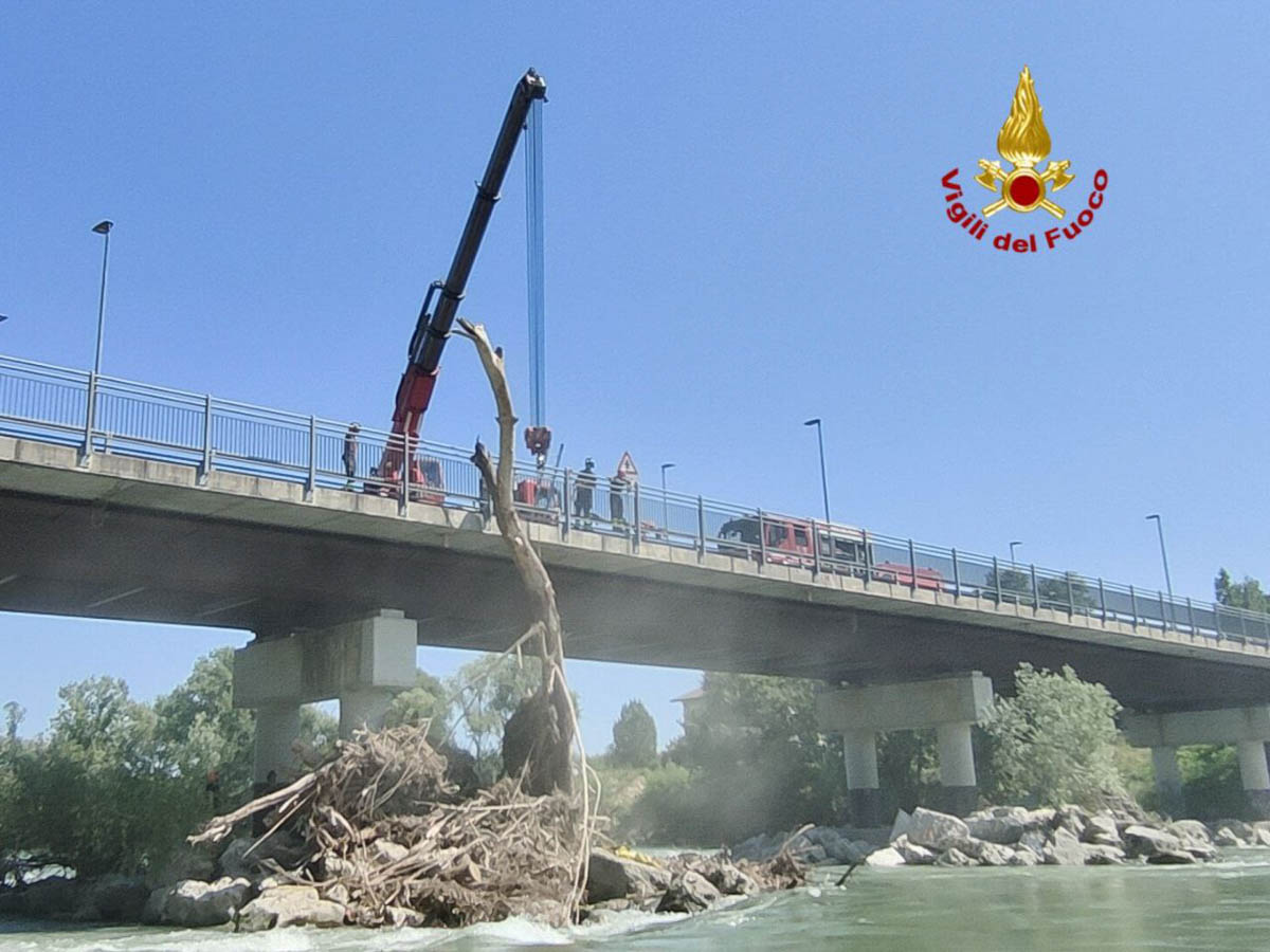 Vigili del fuoco - disostruzione ponte Rumor al Pestrino