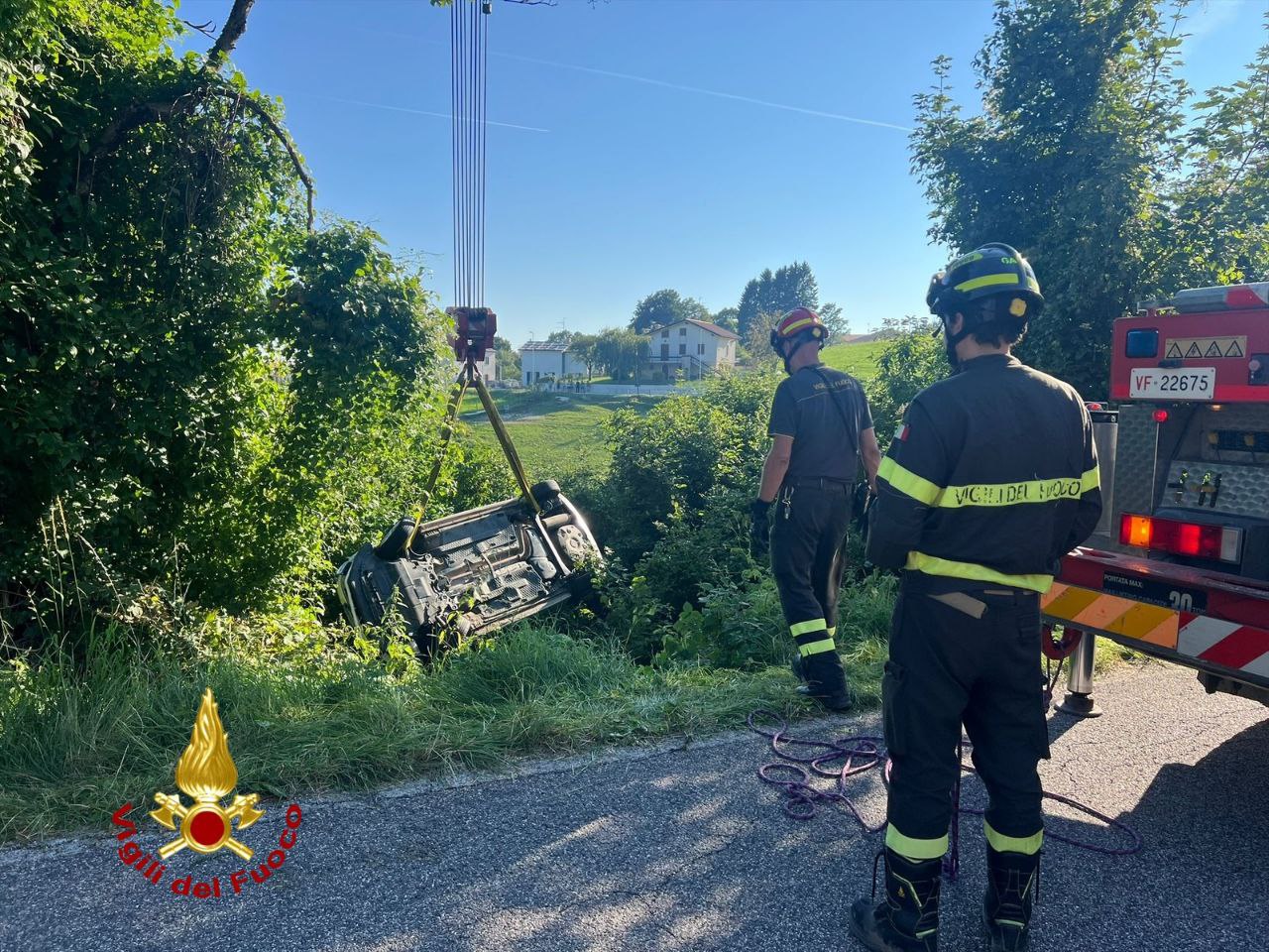 auto nella scarpata erbezzo