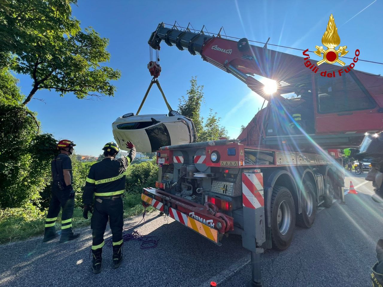 auto nella scarpata erbezzo