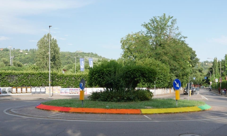 rotonda quinzano rainbow arcobaleno rete verona rainbow