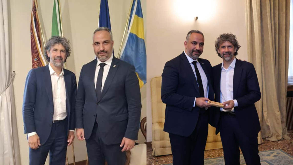 Damiano Tommasi con il sindaco di Betlemme Maher Nicola Canawati