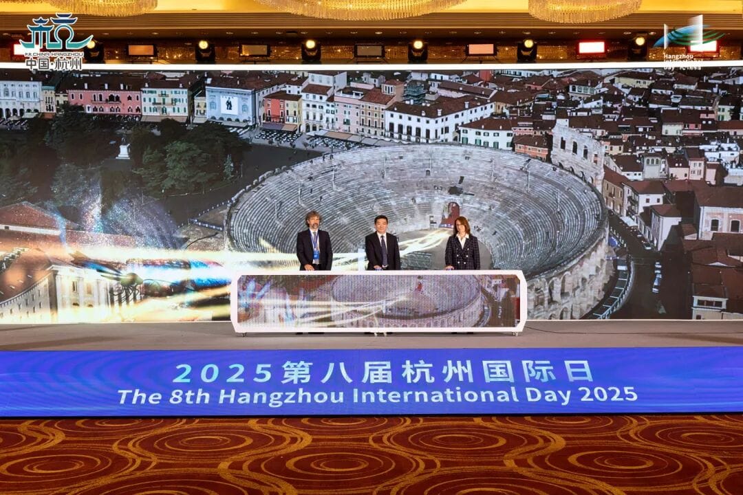 Gemellaggio Verona Hangzhou - Damiano Tommasi in Cina