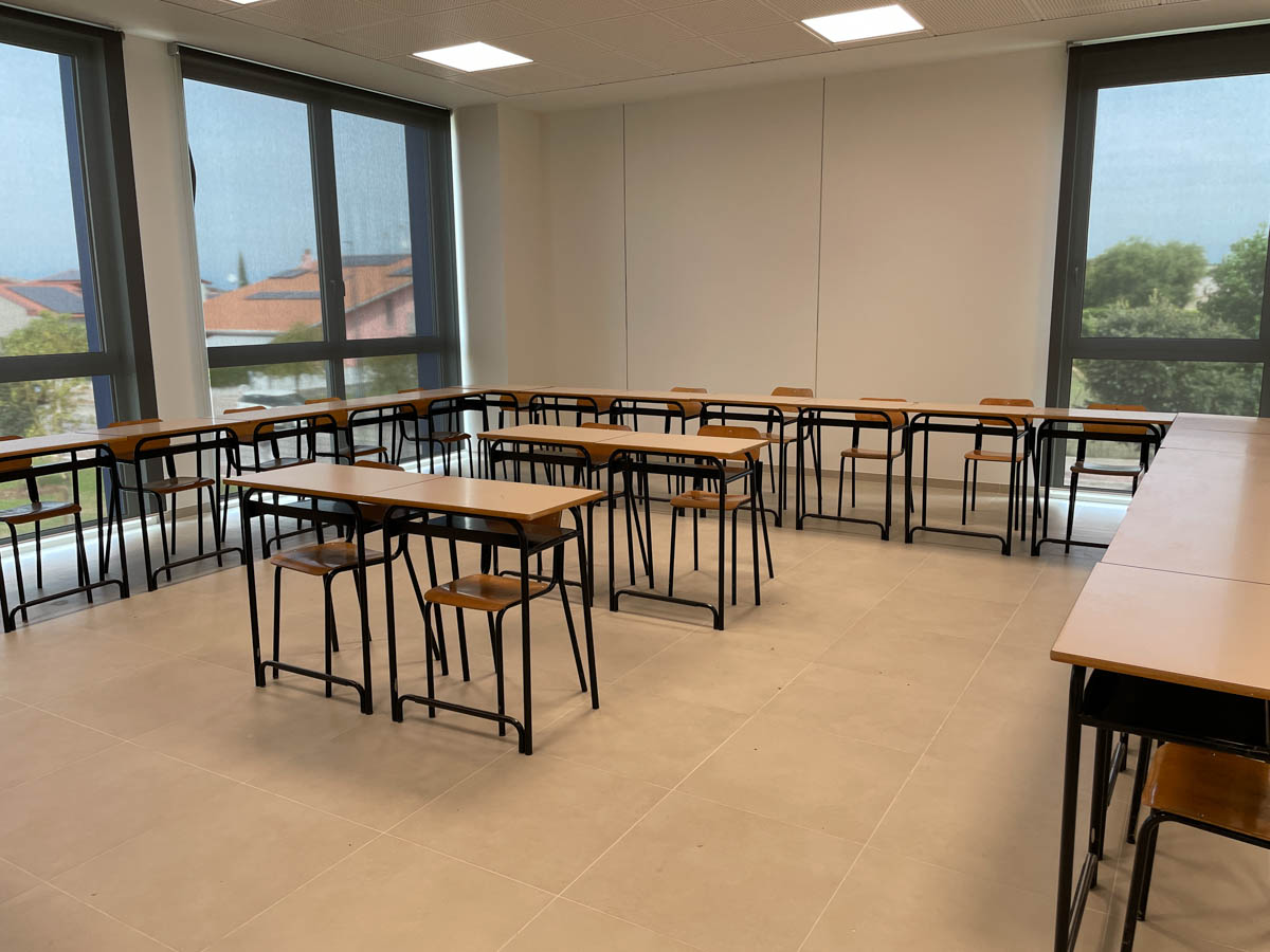Scuola aula - Scuola media Emanuela Loi Mozzecane