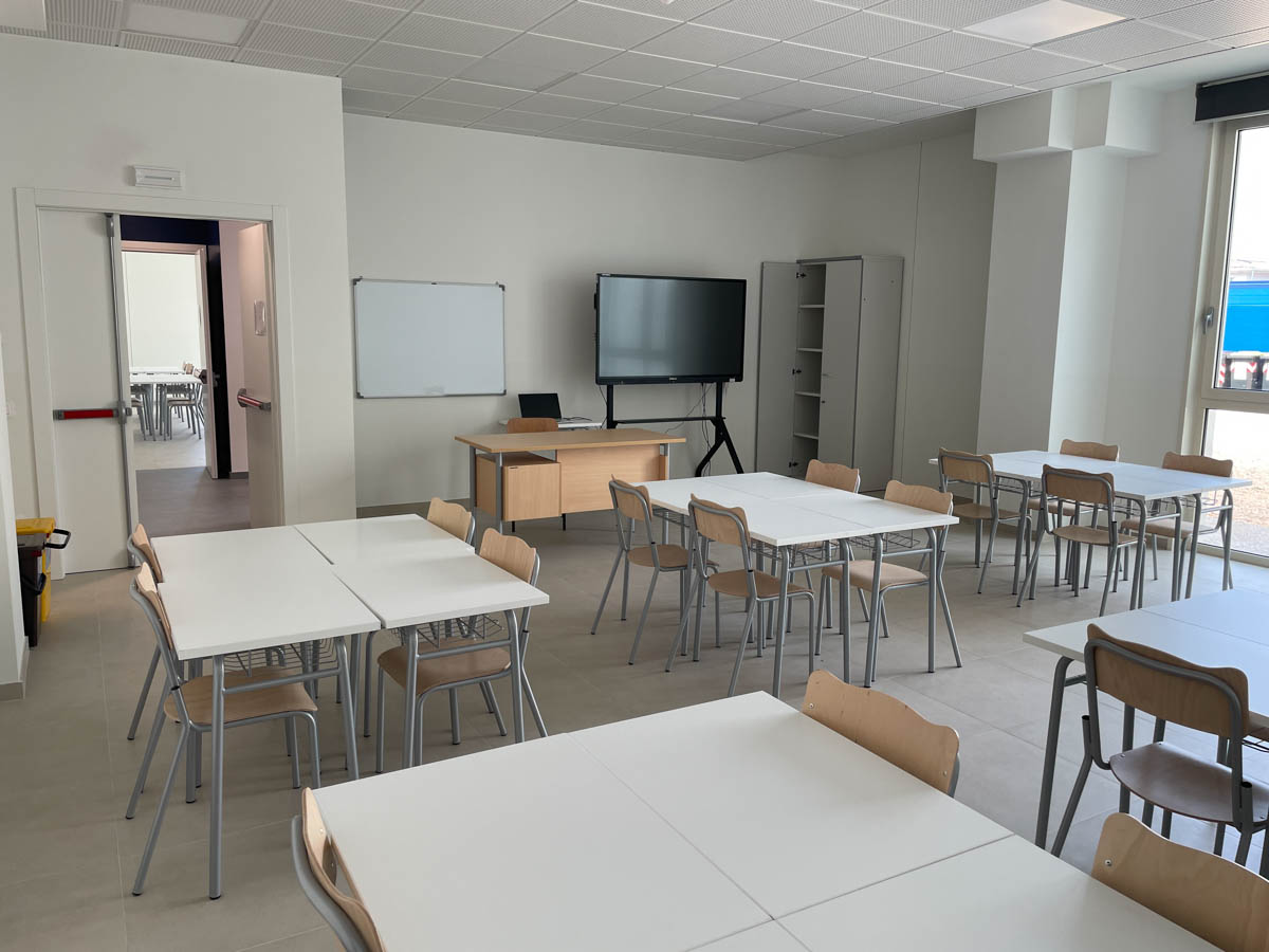 Scuola aula - Scuola media Emanuela Loi Mozzecane