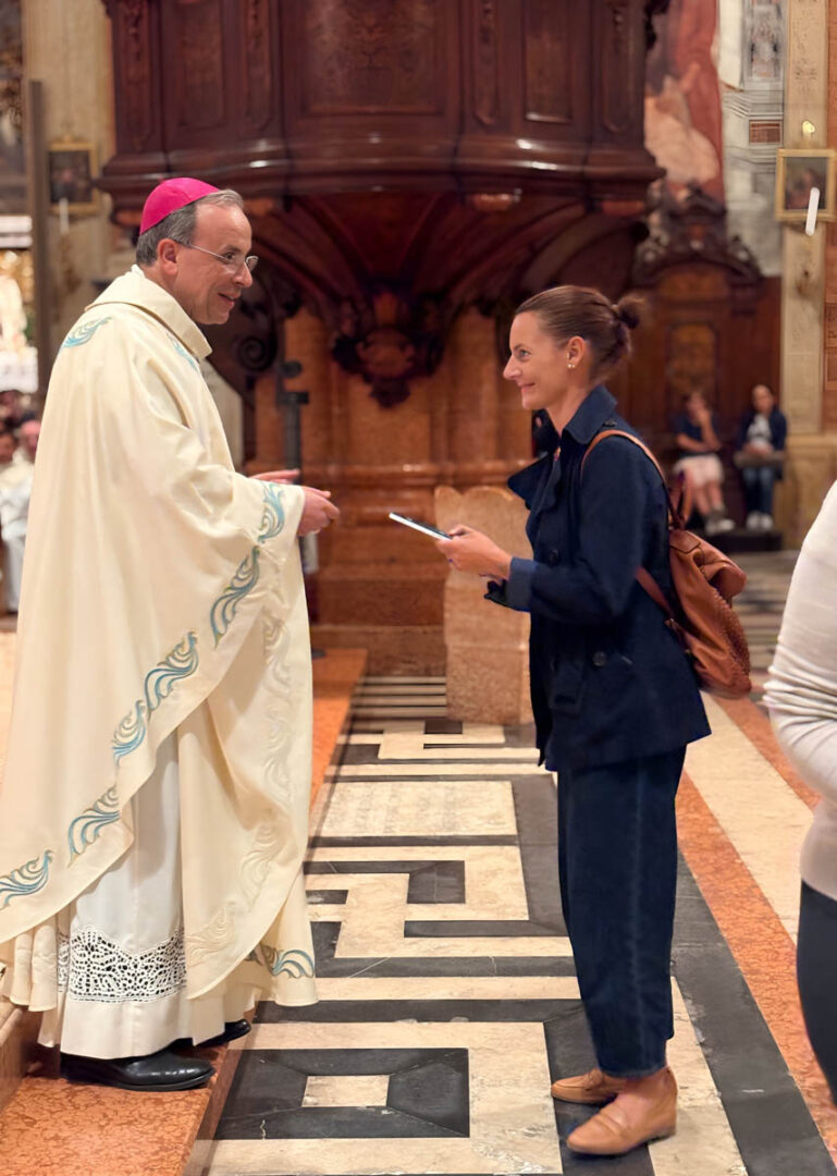 Il vescovo di Verona Domenico Pompili consegna la lettera pastorale 2025 "Sul limite"