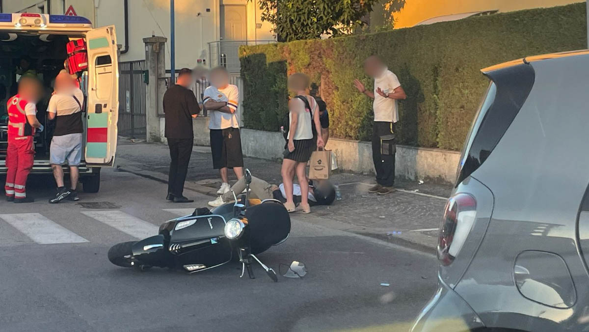 incidente scooter via roveggia - censurato