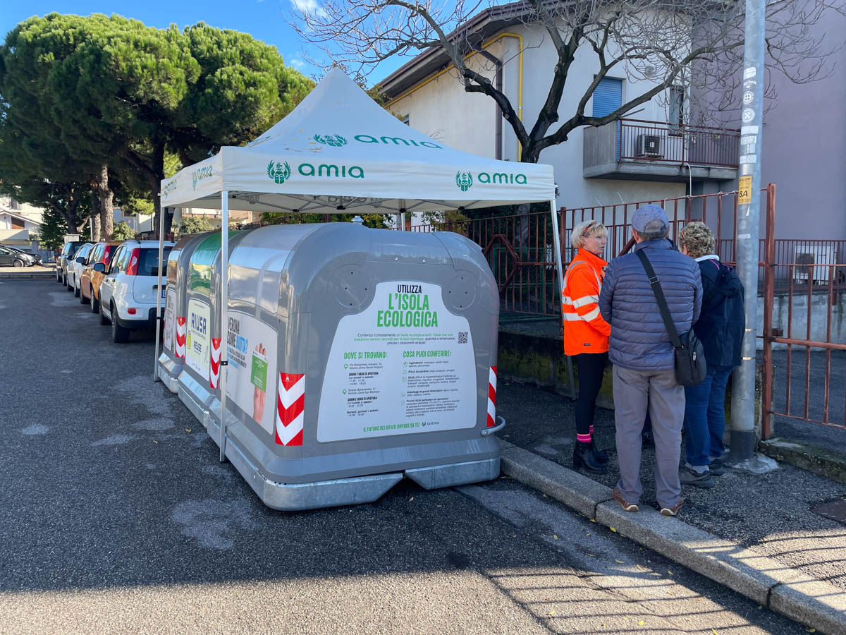Amia Palazzina - raccolta differenziata cassonetti accesso controllato