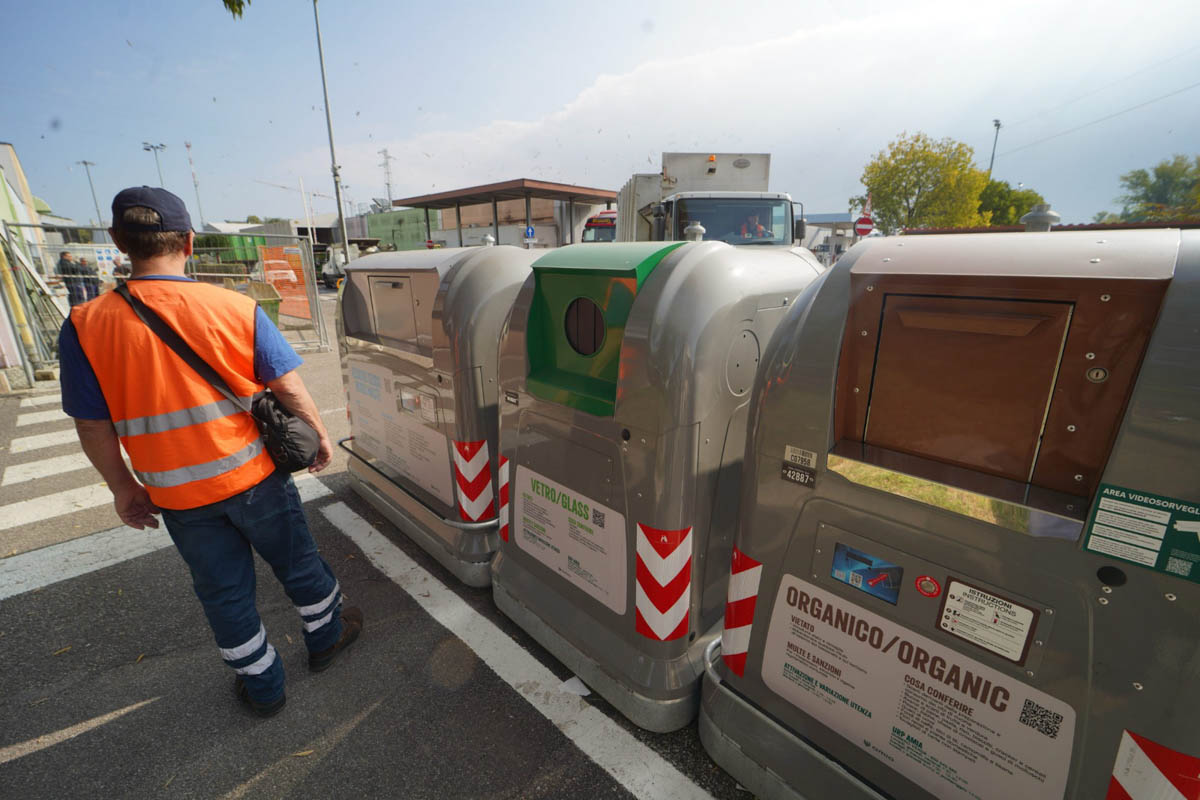 Amia - raccolta differenziata accesso controllato Quinta Circoscrizione