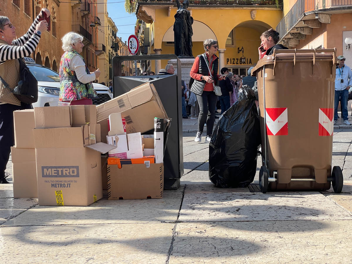 Amia raccolta rifiuti centro storico