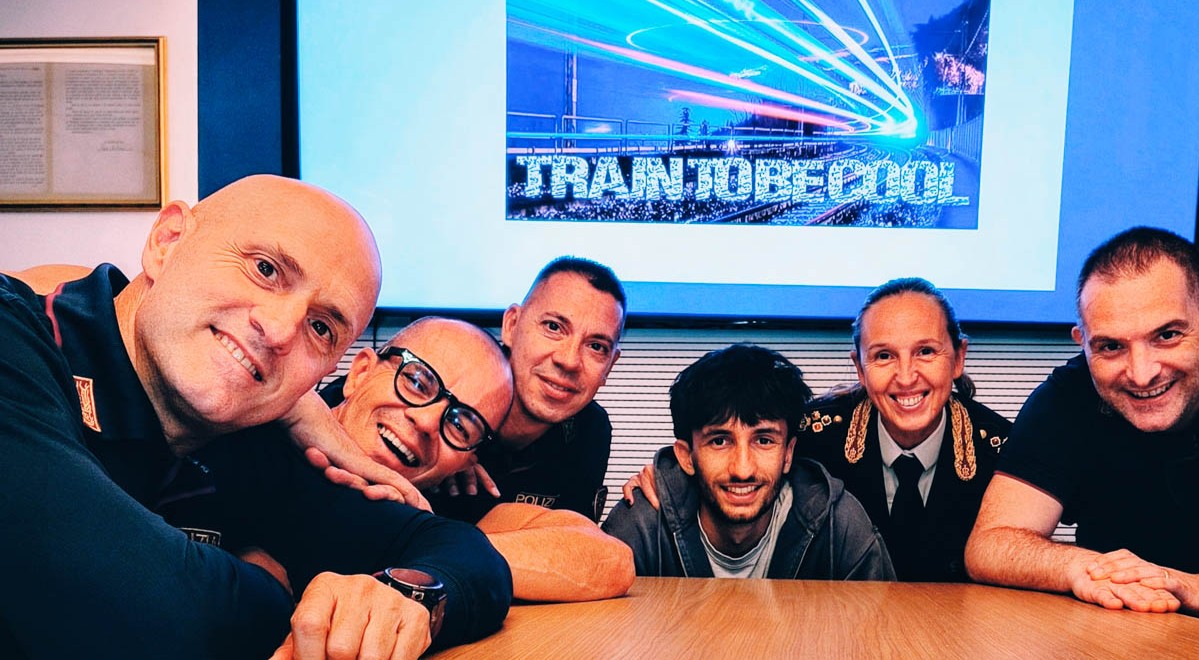 Andrea Gresele Polizia Train to be cool