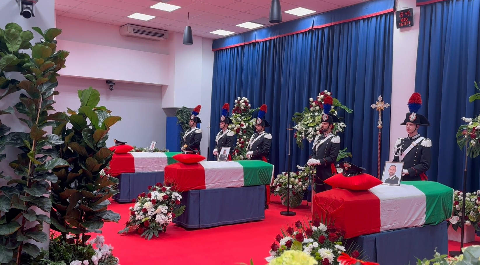 Camera ardente Carabinieri uccisi Castel d'Azzano