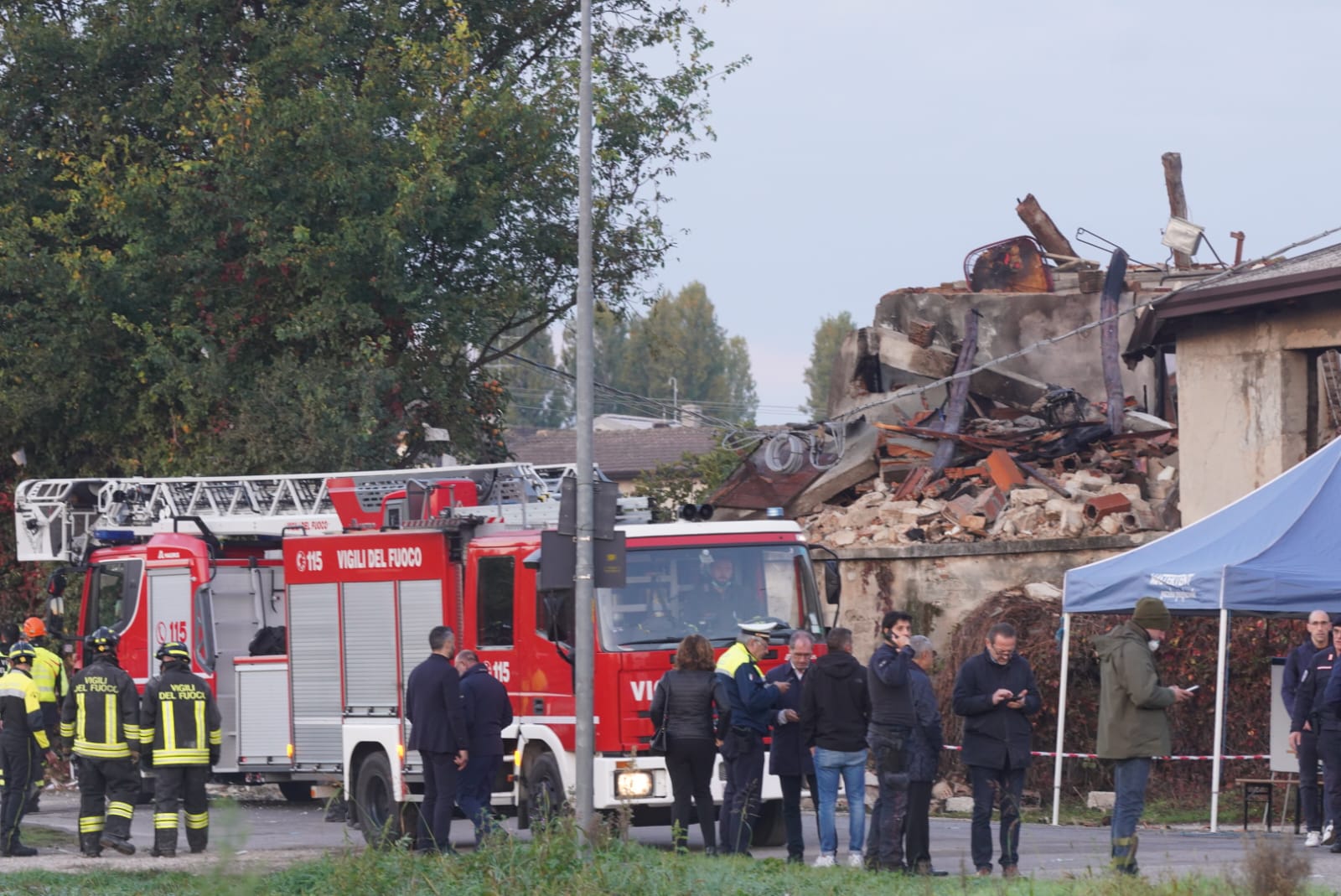 Carabinieri Castel d'Azzano esplosione casolare