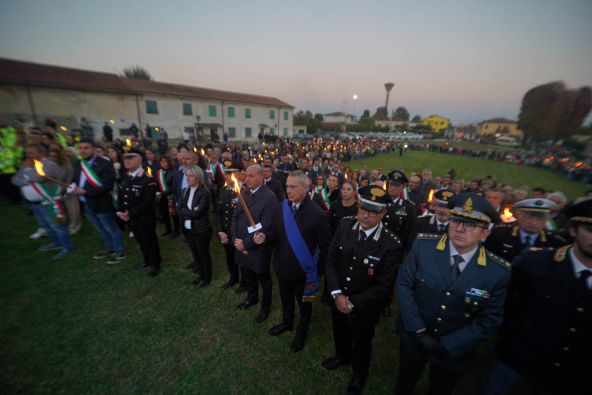 Castel d'Azzano - fiaccolata strage Carabinieri