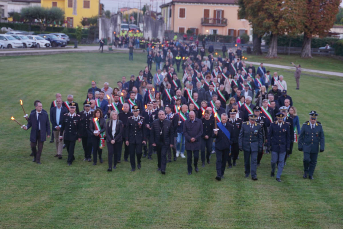 Castel d'Azzano - fiaccolata strage Carabinieri