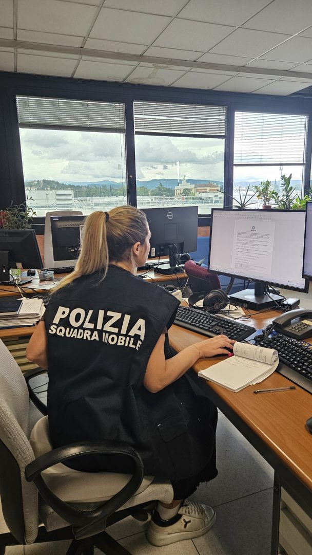 IMG - 25.10.2025 - Squadra Mobile - Furto aggravato