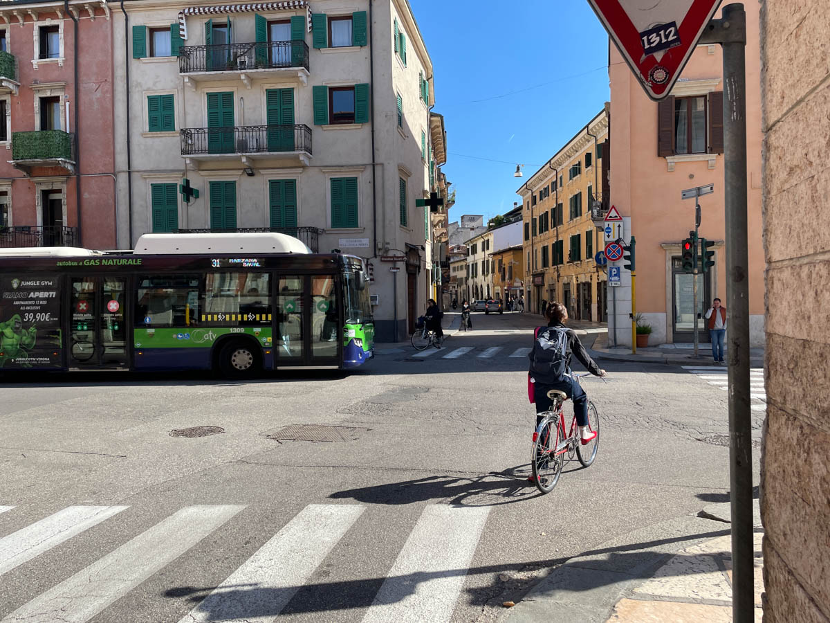 Incrocio via Carducci-interrato Acqua Morta