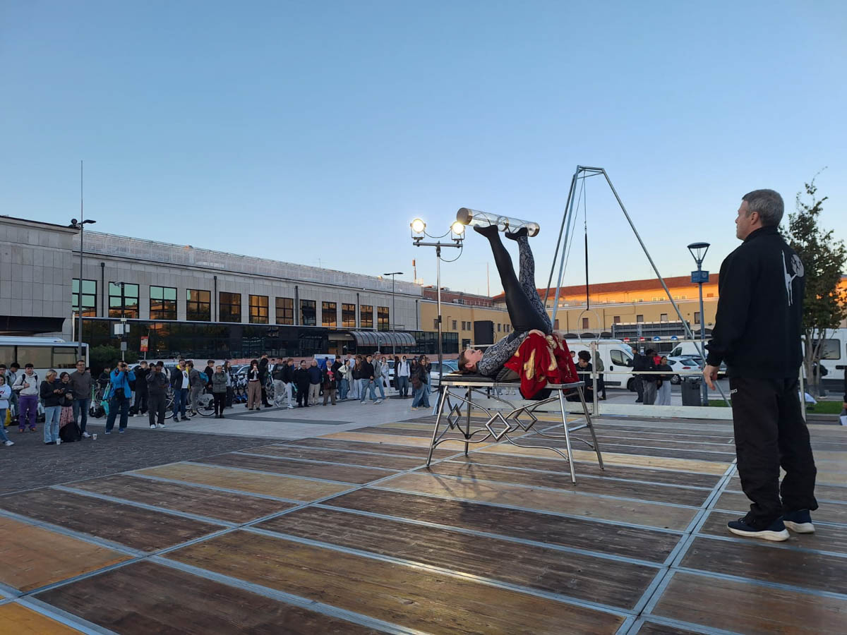 accademia arte circense poeti sociali