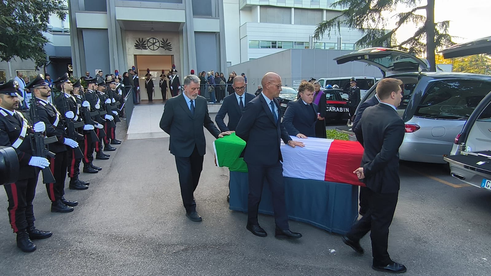 funerali di stato esplosione castel d'azzano carabinieri