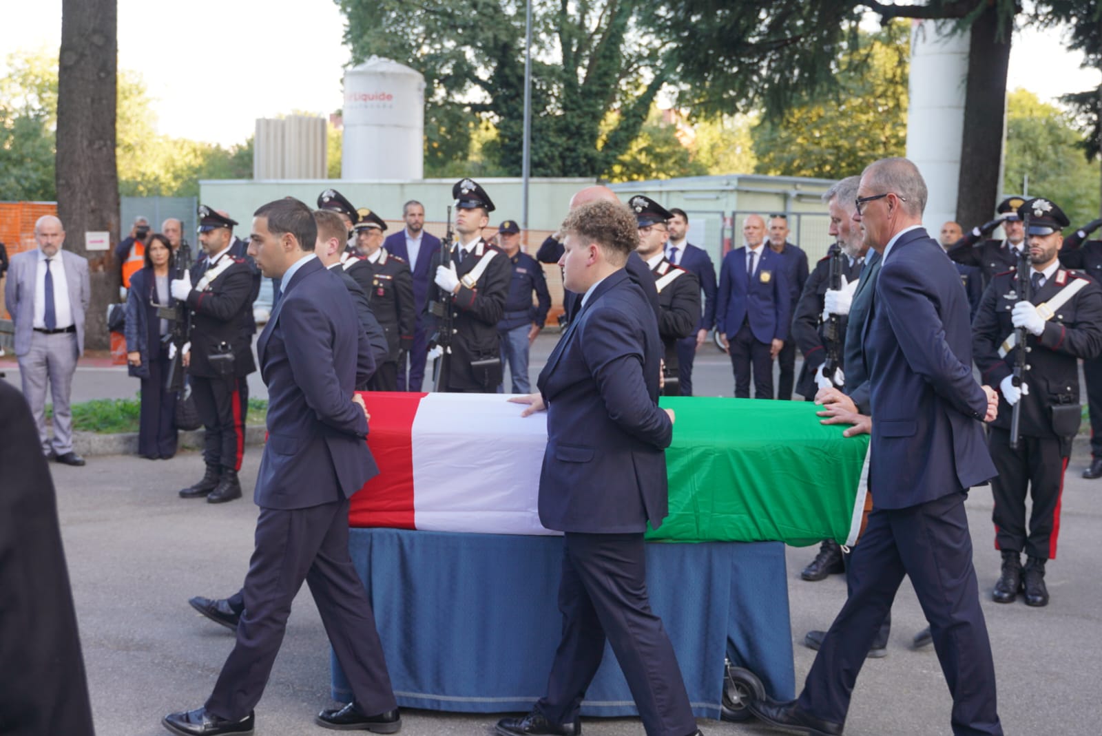 funerali di stato esplosione castel d'azzano carabinieri