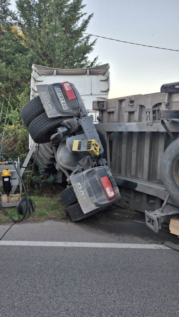 Incidente autoarticolato a Verona in via Belfiore