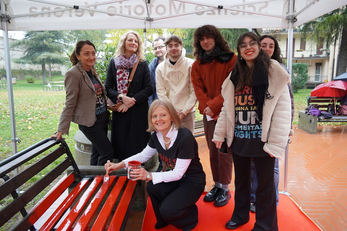 Panchina rossa Università di Verona (1)