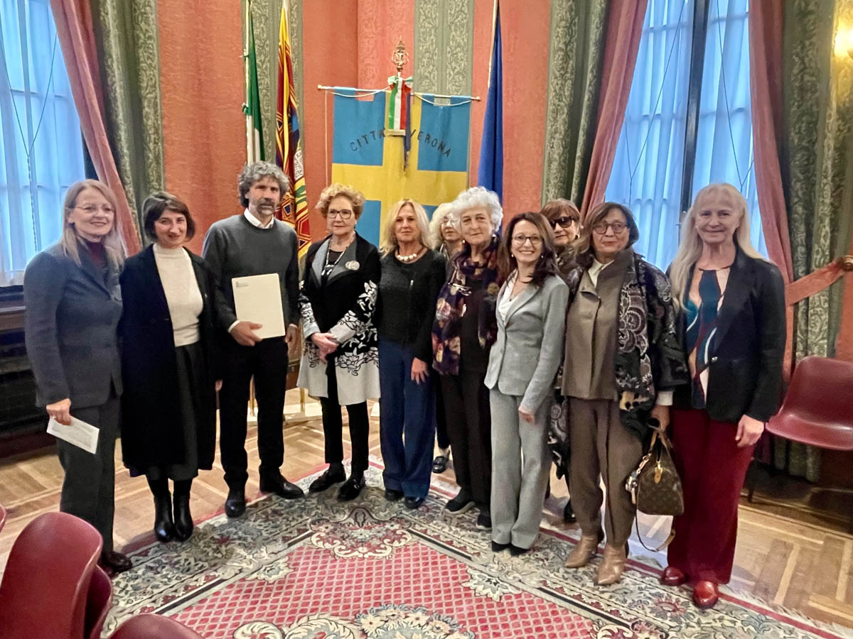 Riguarda anche te giornata violenza donne comune di verona