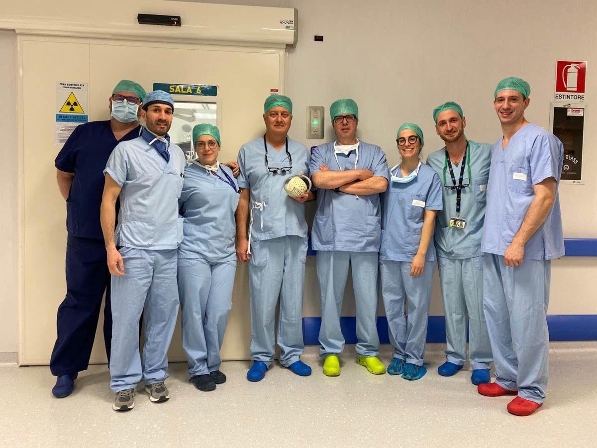 Trapianto cuore artificiale. Equipe con al centro Luciani, Gottin