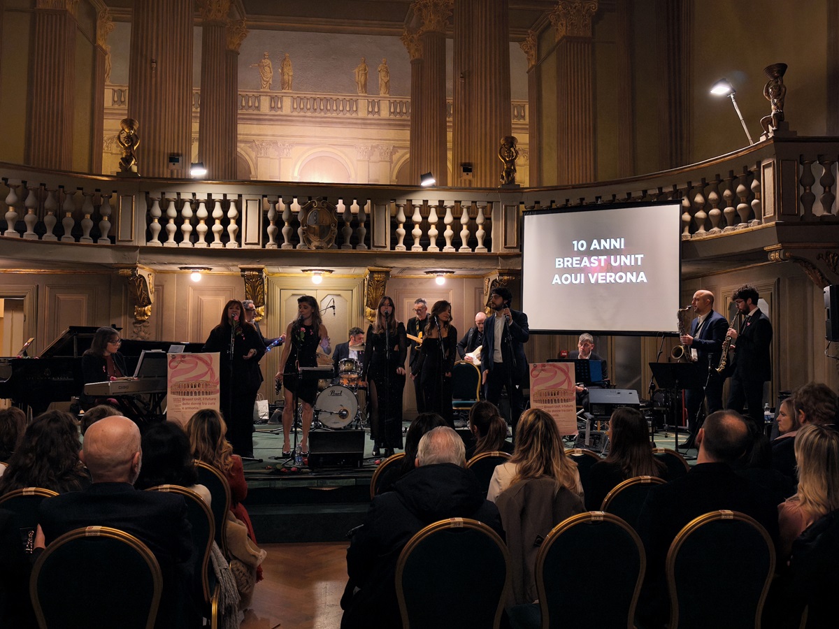 Aoui official band 10 anni Breast Unit