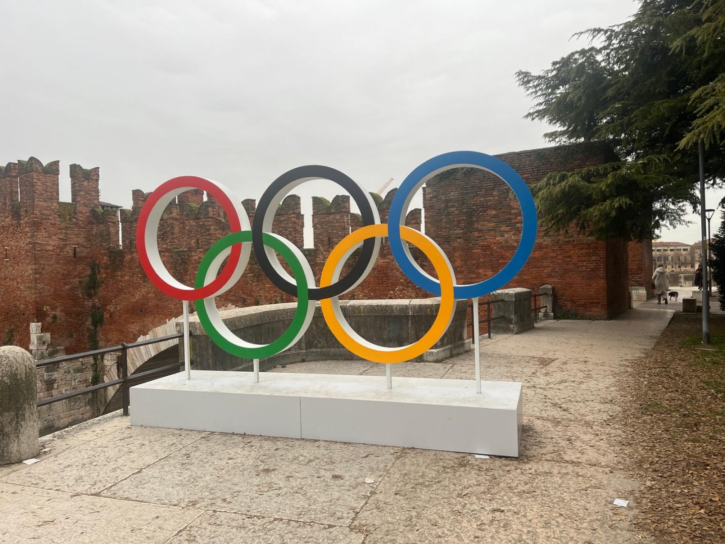 Cerchi olimpici Castelvecchio Milano Cortina Olimpiadi Spectaculars