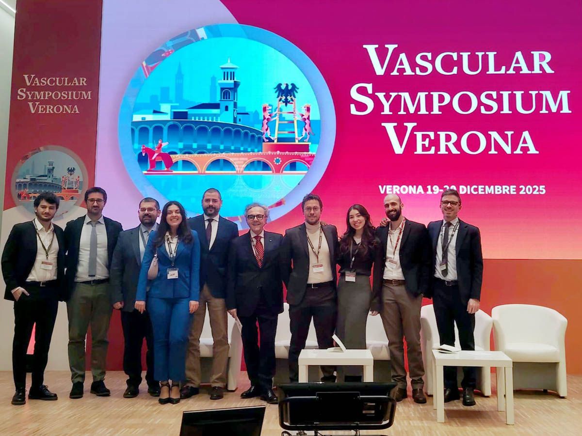 Chirurgia vascolare Aoui Verona - Da sinistra Grosso, Scorsone, Macrì, Allegra, Criscenti, Veraldi, Abatucci, Landaverde, Abruzzino, Mezzetto