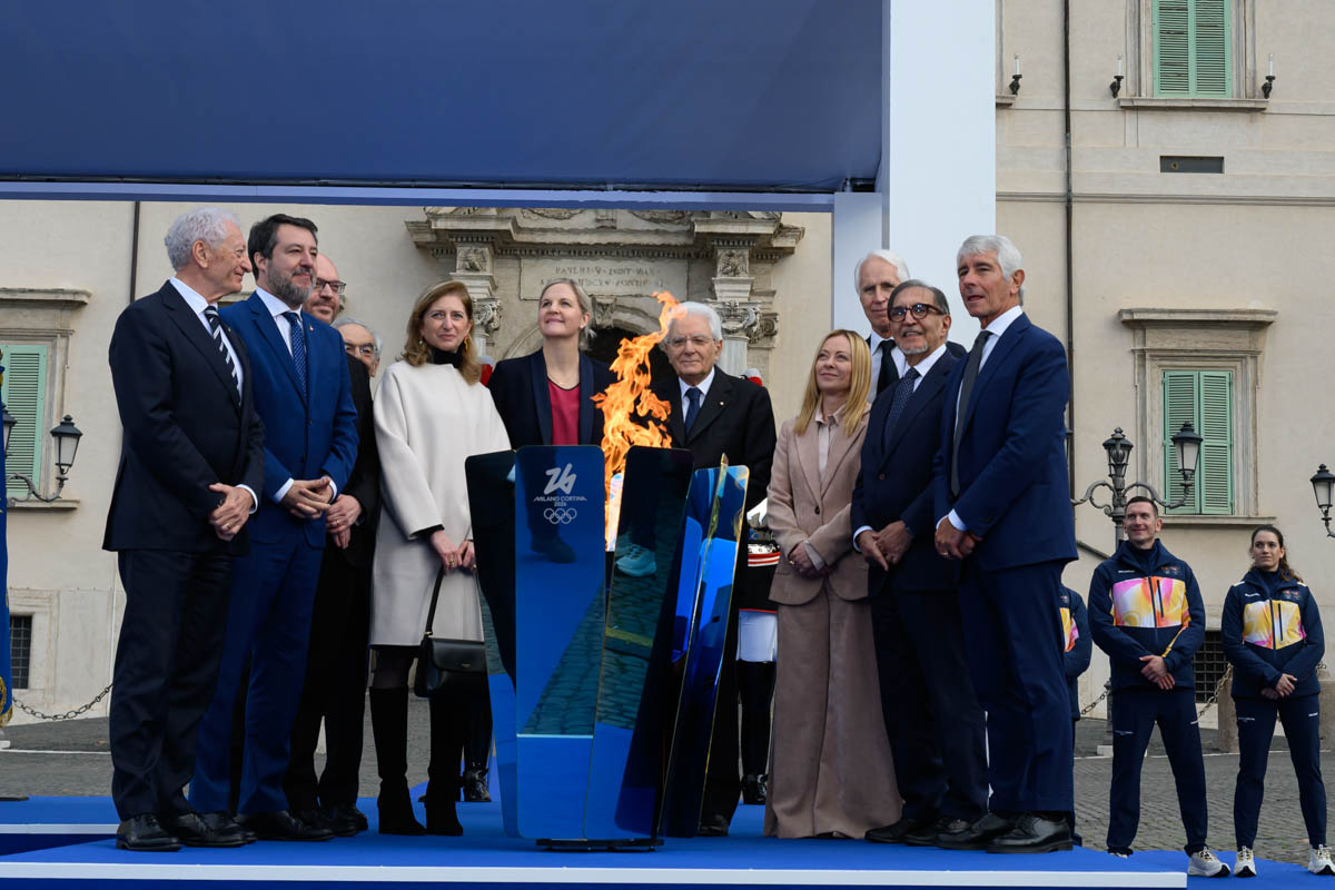 Fiaccola Olimpiadi Milano Cortina 2026