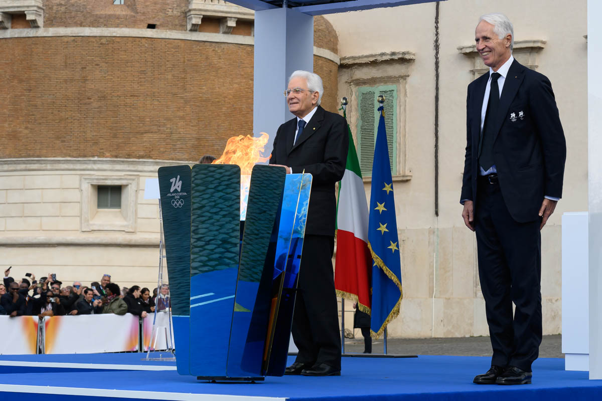 Fiaccola Olimpiadi Milano Cortina 2026