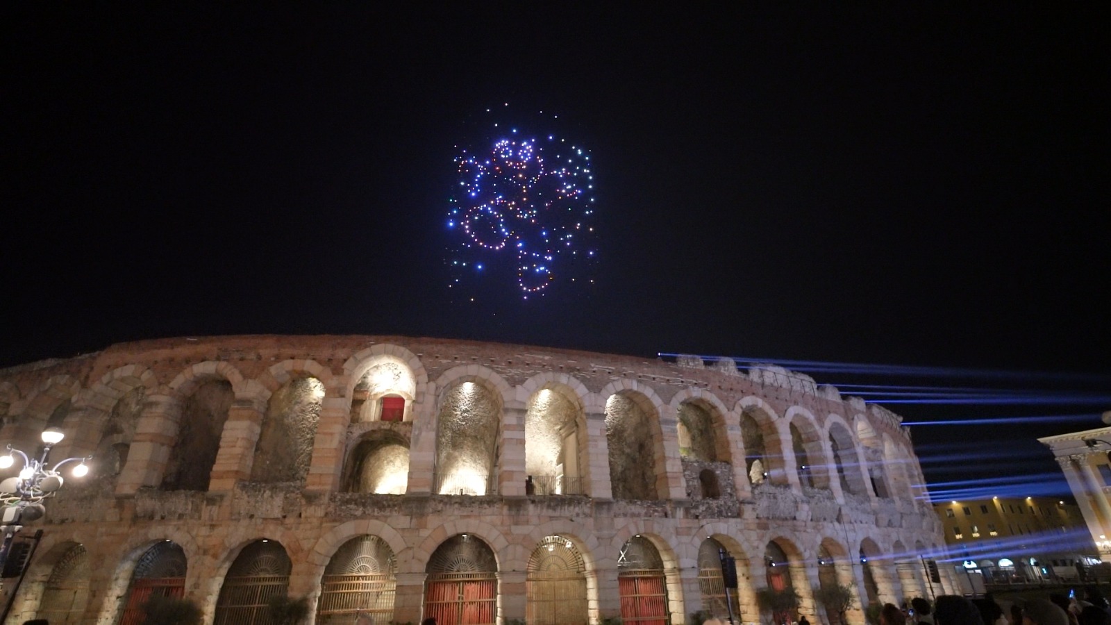 Natale Verona droni Arena