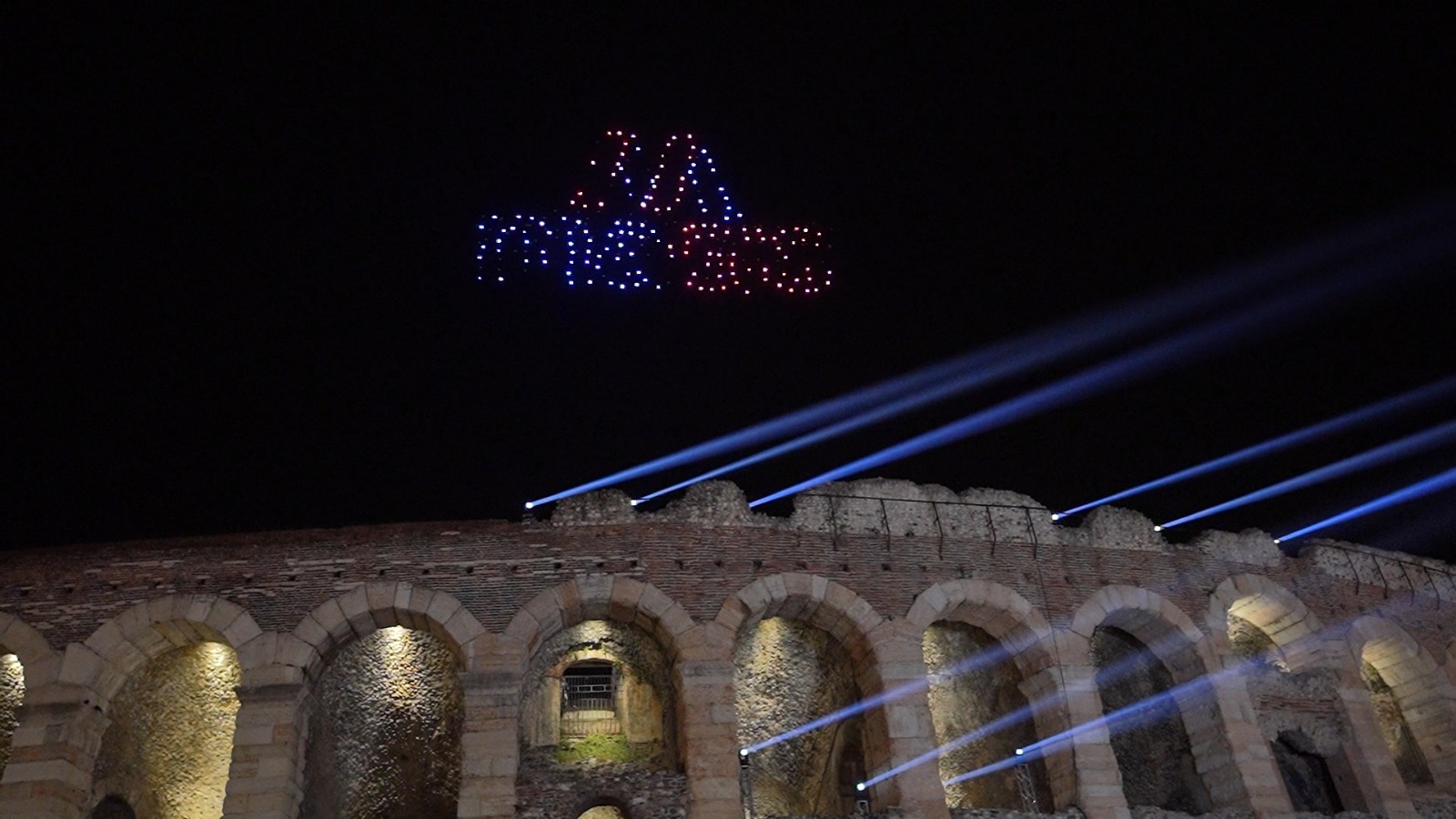 Natale Verona droni Arena