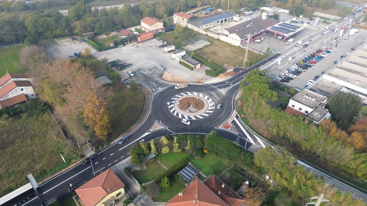 Nuova rotonda a Verona Sud in via Forte Tomba