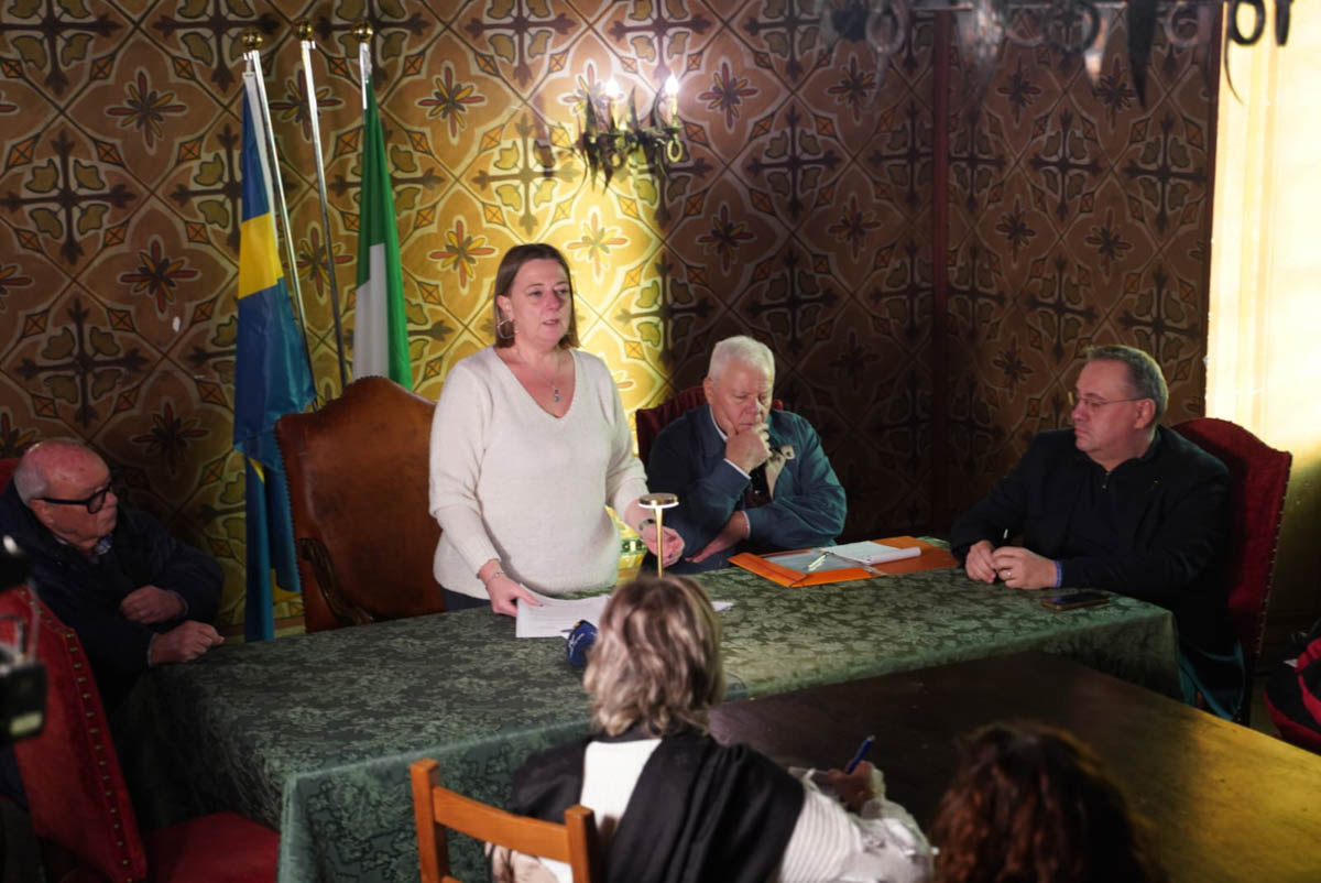 Riunione Associazione Carnevale storico di Verona - Elena Adami al centro, Valerio Corradi sulla destra