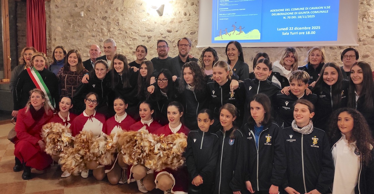 Cavaion Veronese Sindaca Sabrina Tramonte_Carta etica sport femminile_gruppo atlete