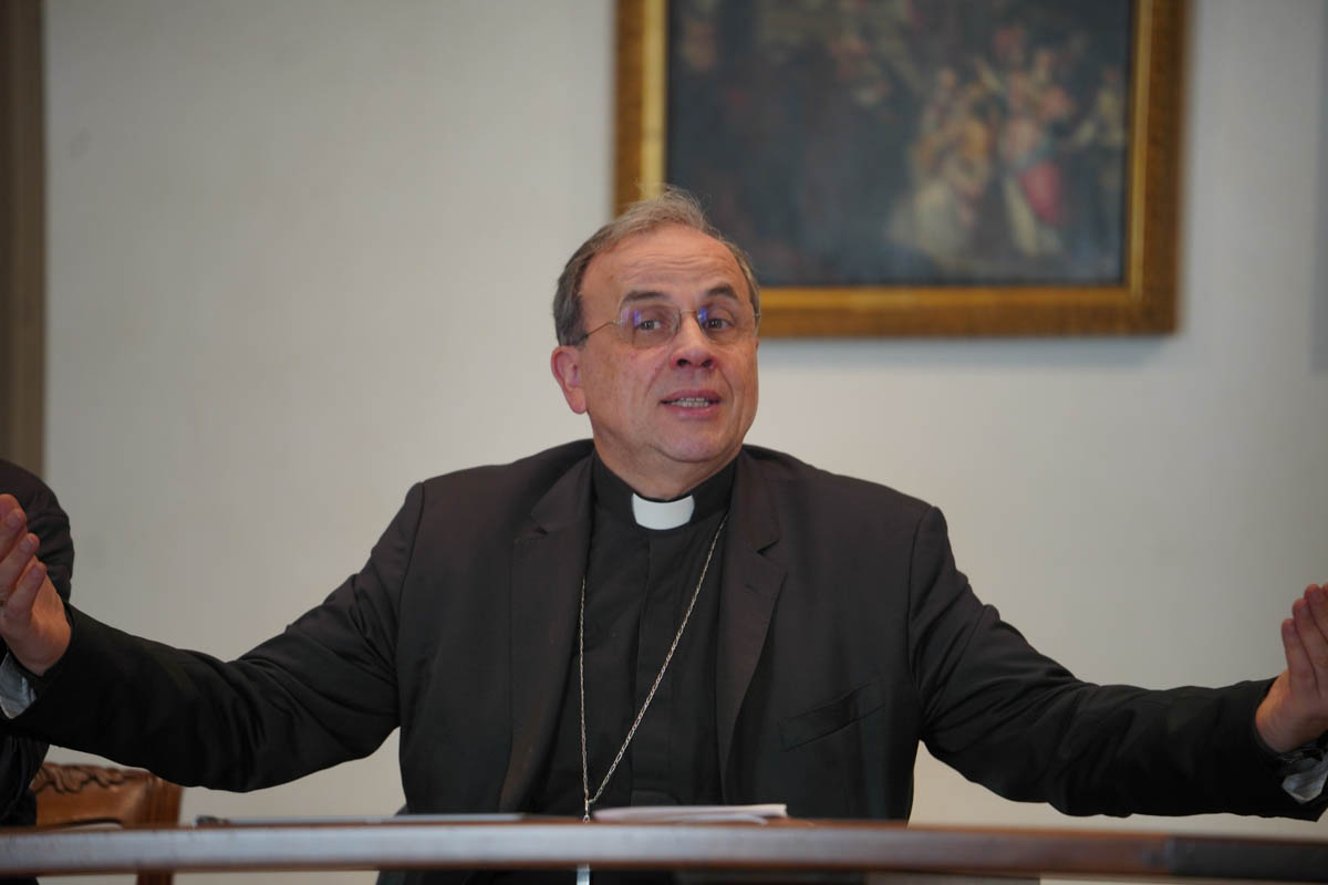 Il vescovo di Verona Domenico Pompili