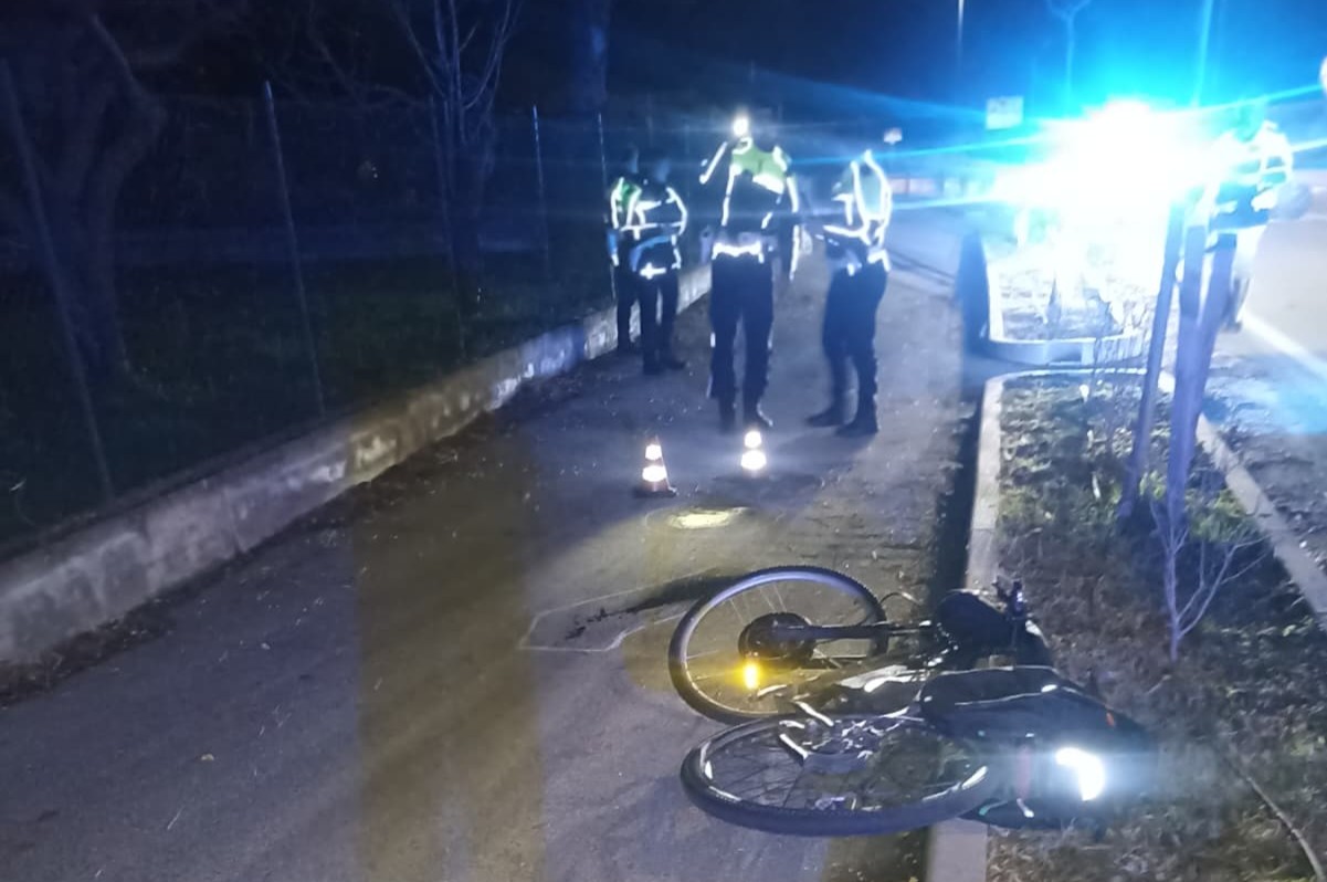 ciclista caduto via da legnago
