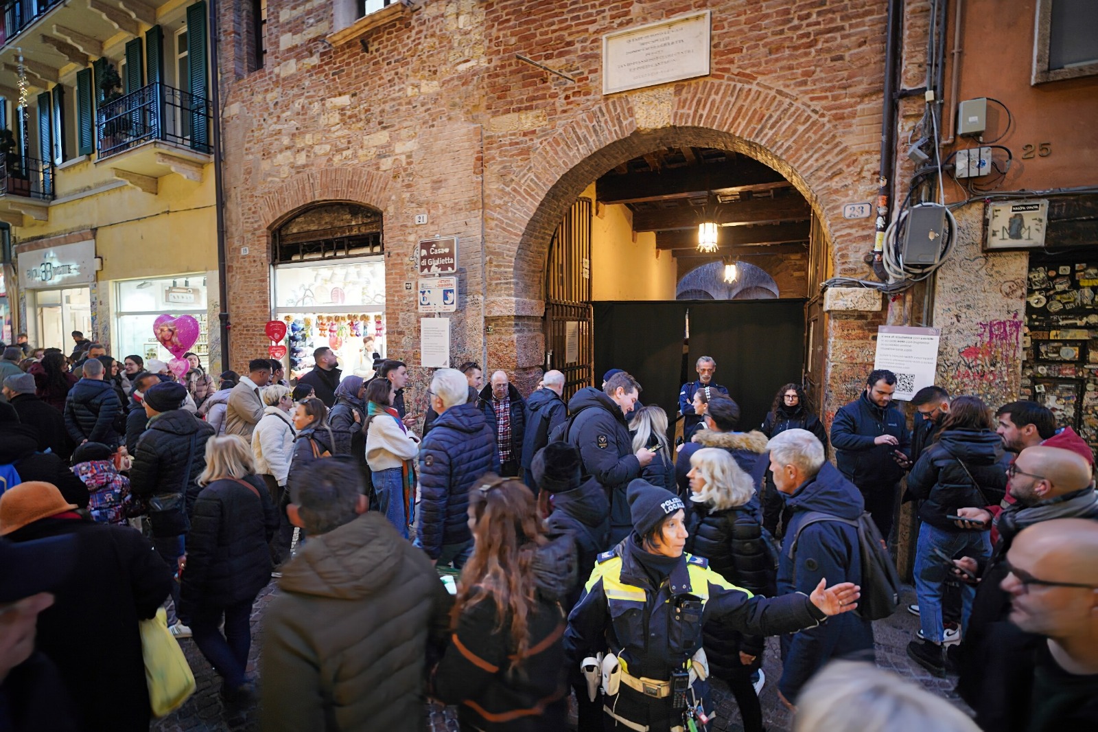 Cortile di Giulietta "oscurato" nel fine settimana del 13-14 dicembre 2025