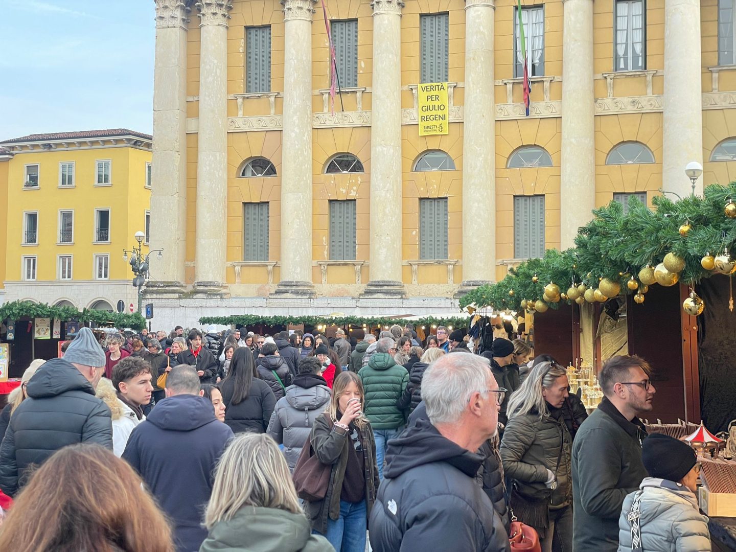 Afflusso turistico a Verona e ai mercatini di Natale per il ponte dell'Immacolata 2025