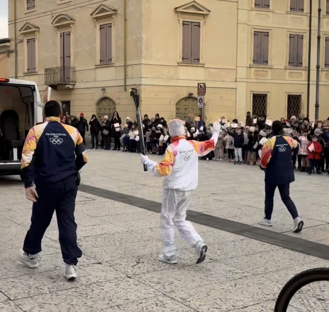 Il passaggio della Fiamma Olimpica a Villafranca di Verona e Valeggio sul Mincio. Foto di Enzo Cairoli