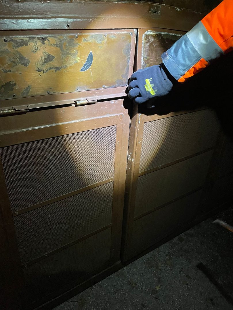 Atti vandalici banchetti Piazza Erbe (12)