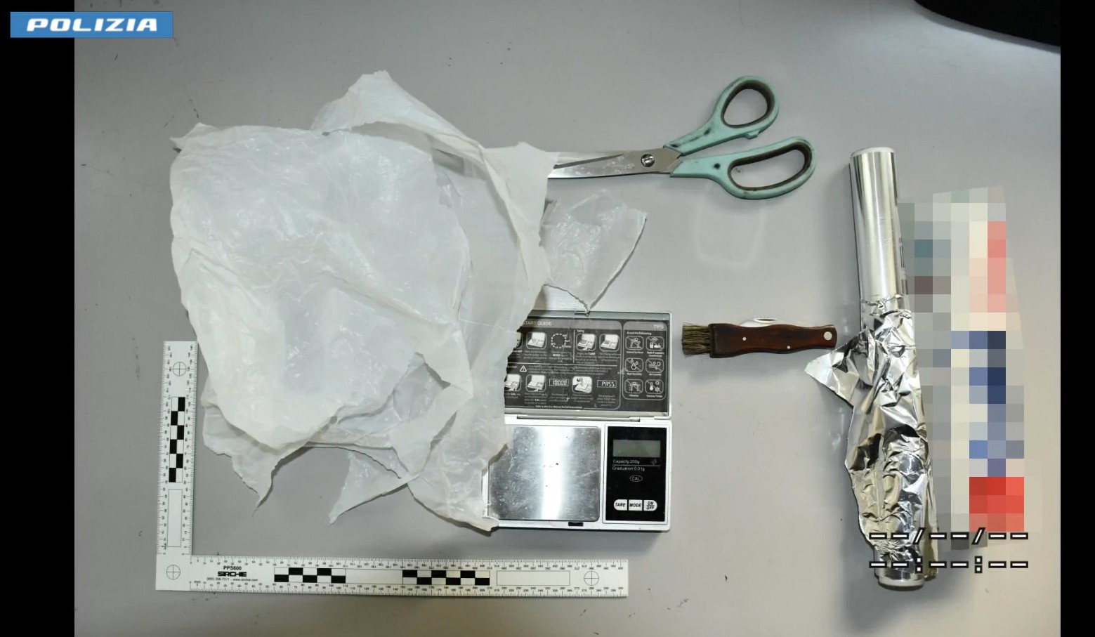 Laboratorio droga in casa Polizia Verona cocaina eroina spaccio