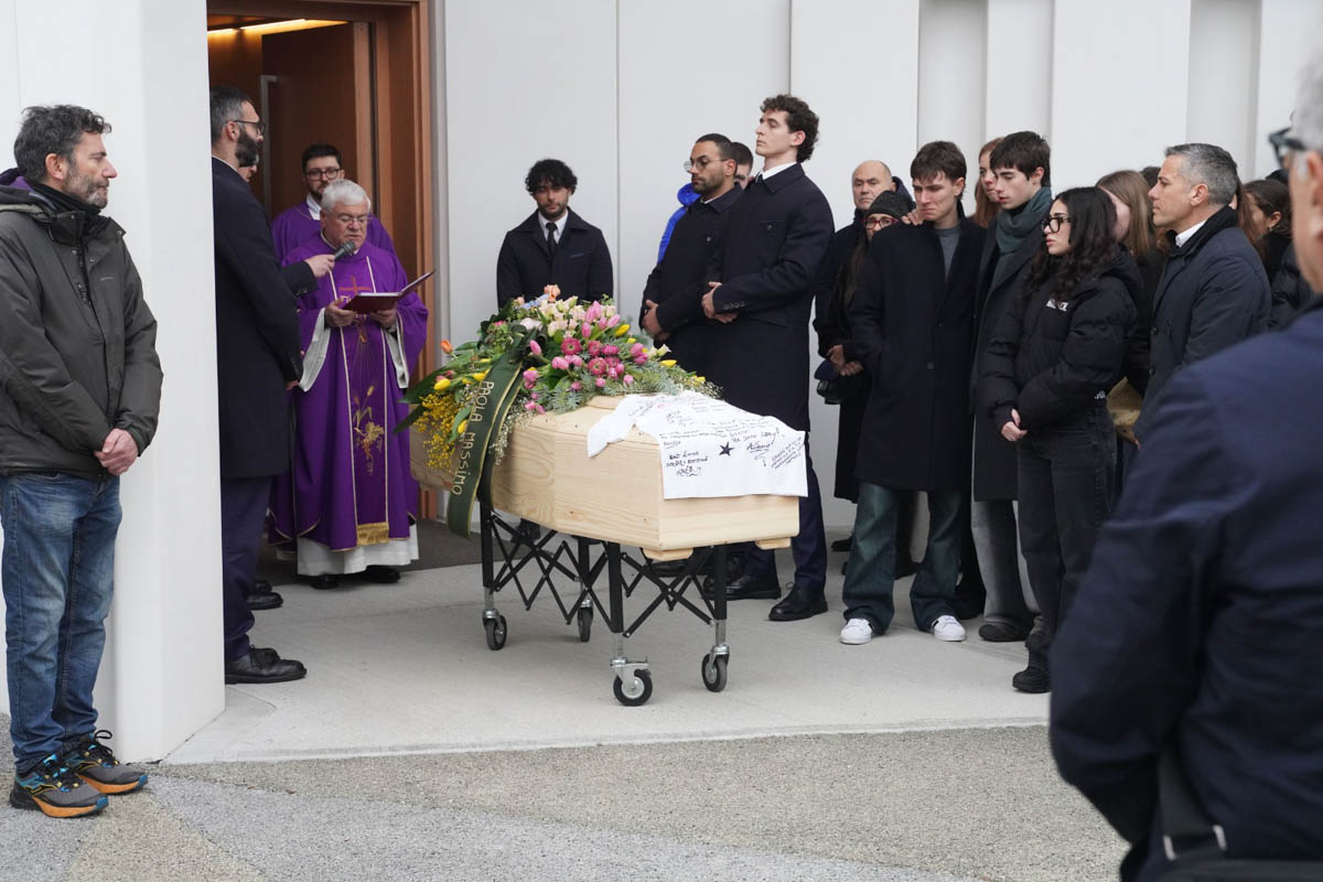 Il funerale di Lorenza Bridi a Balconi di Pescantina